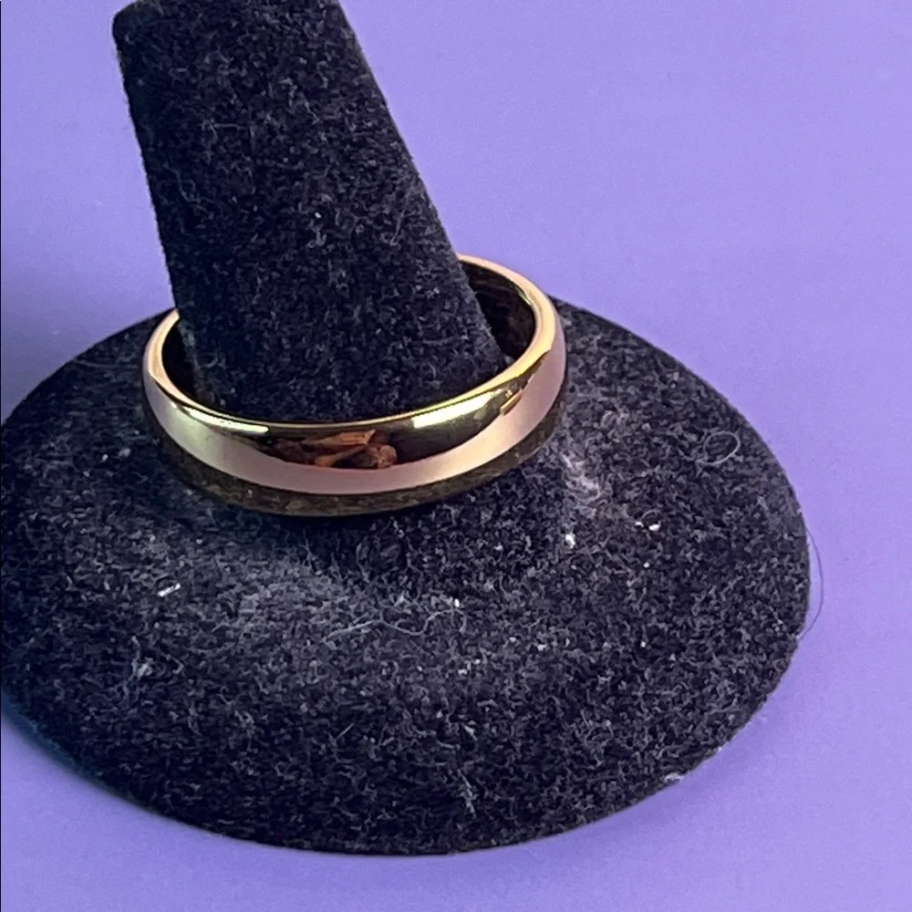 Men's Tungsten Carbide 18k gold polish Wedding Band Size 12